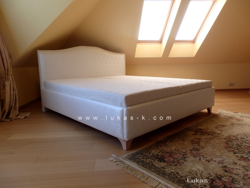 čalouněná stylová postel 5006