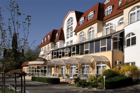 Novinka & akce-r. 2009  hotel MIRAMARE - lázně Luhačovice