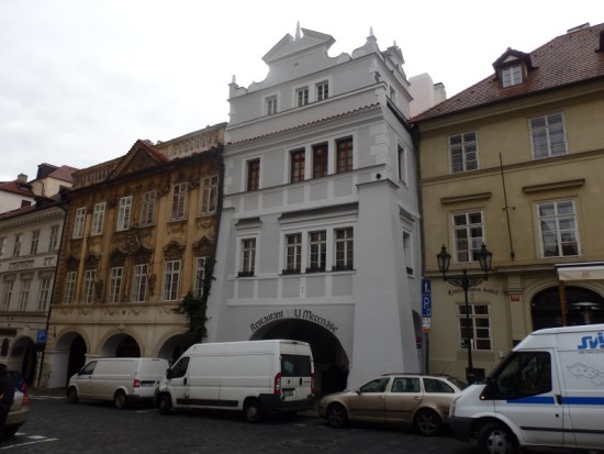 Novinka & akce-r. 2015  Praha - pension a restaurace MECENÁŠ  - Malostranské náměstí 10