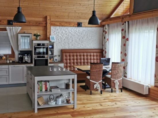 Novinka & akce-r.2020 OSTATNÍ menší REFERENCE : čalouněné lavice pro hotely, restaurace a jiné veřejné i soukromé interiéry