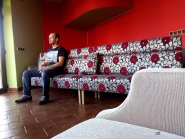 lavice je vhodná i do čekáren, chodeb a dalších veřejných interiérů
